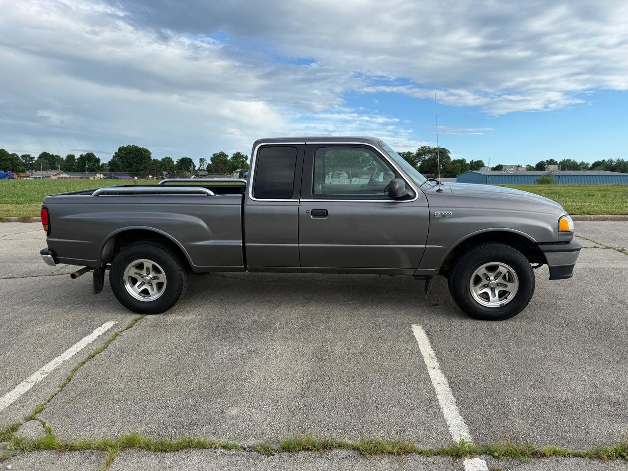 Used 2000 MAZDA B-Series Pickup 2WD Cab Plus B3000 image 4