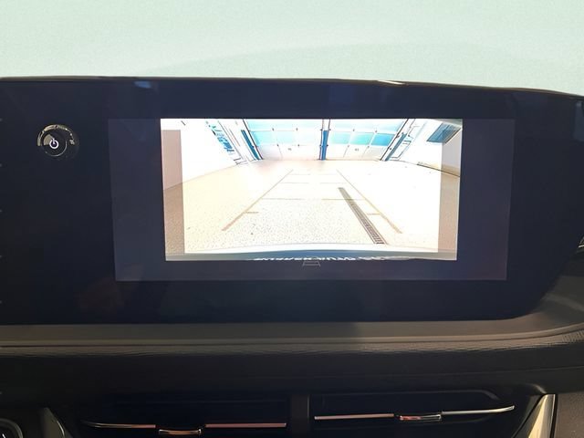 Certified 2025 Buick Envista Preferred FWD image 18