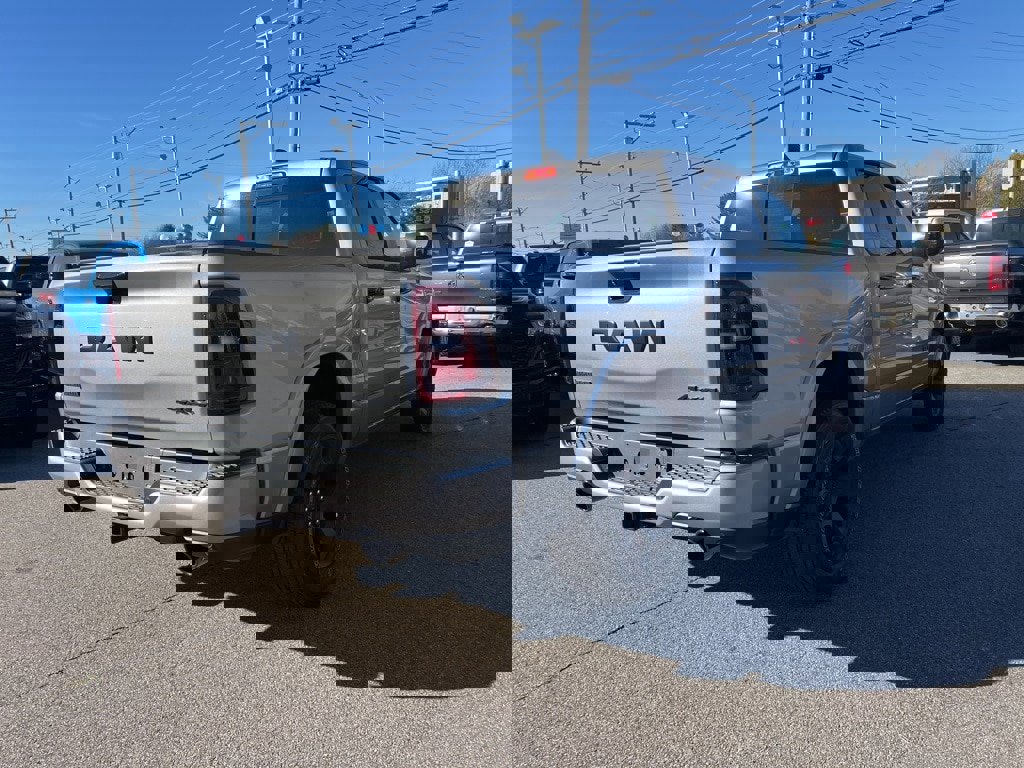 New 2026 RAM 1500 4x4 Crew Cab image 7