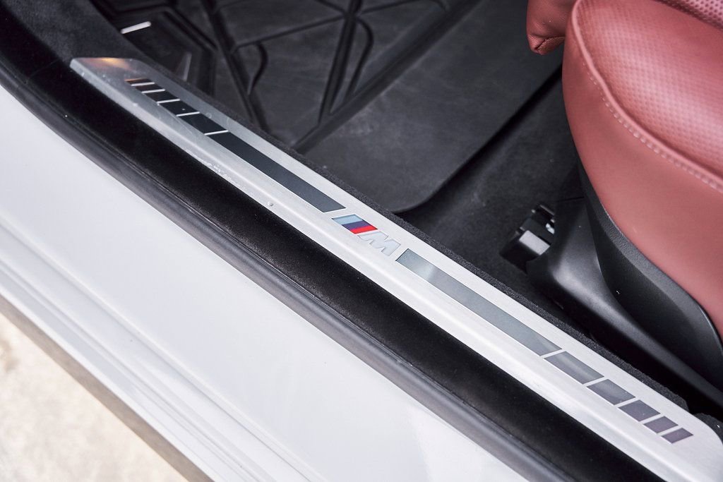 Used 2025 BMW 760i xDrive w/ Premium Package image 37