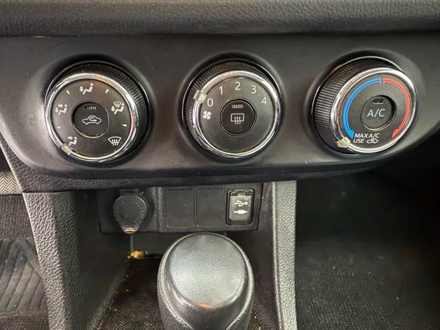 Used 2015 Toyota Corolla L FWD image 14