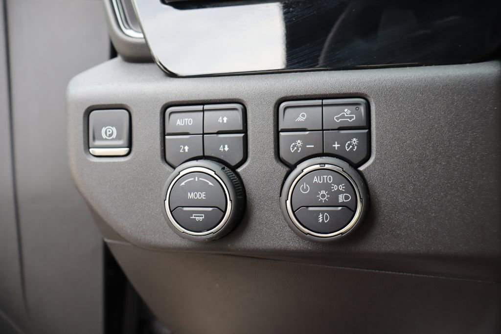 Used 2024 Chevrolet Silverado 1500 ZR2 w/ ZR2 Bison Edition AWD/4WD image 19