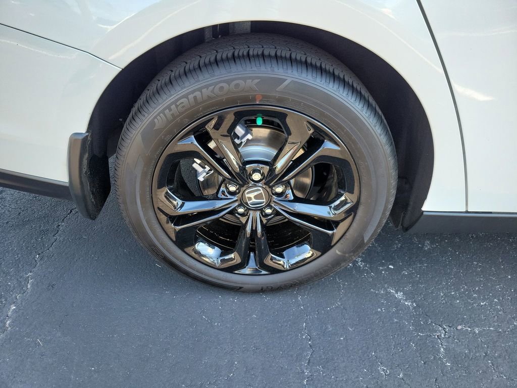 Certified 2025 Honda Accord SE image 6