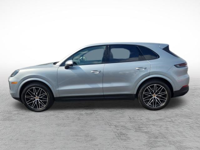 Used 2024 Porsche Cayenne AWD/4WD image 8