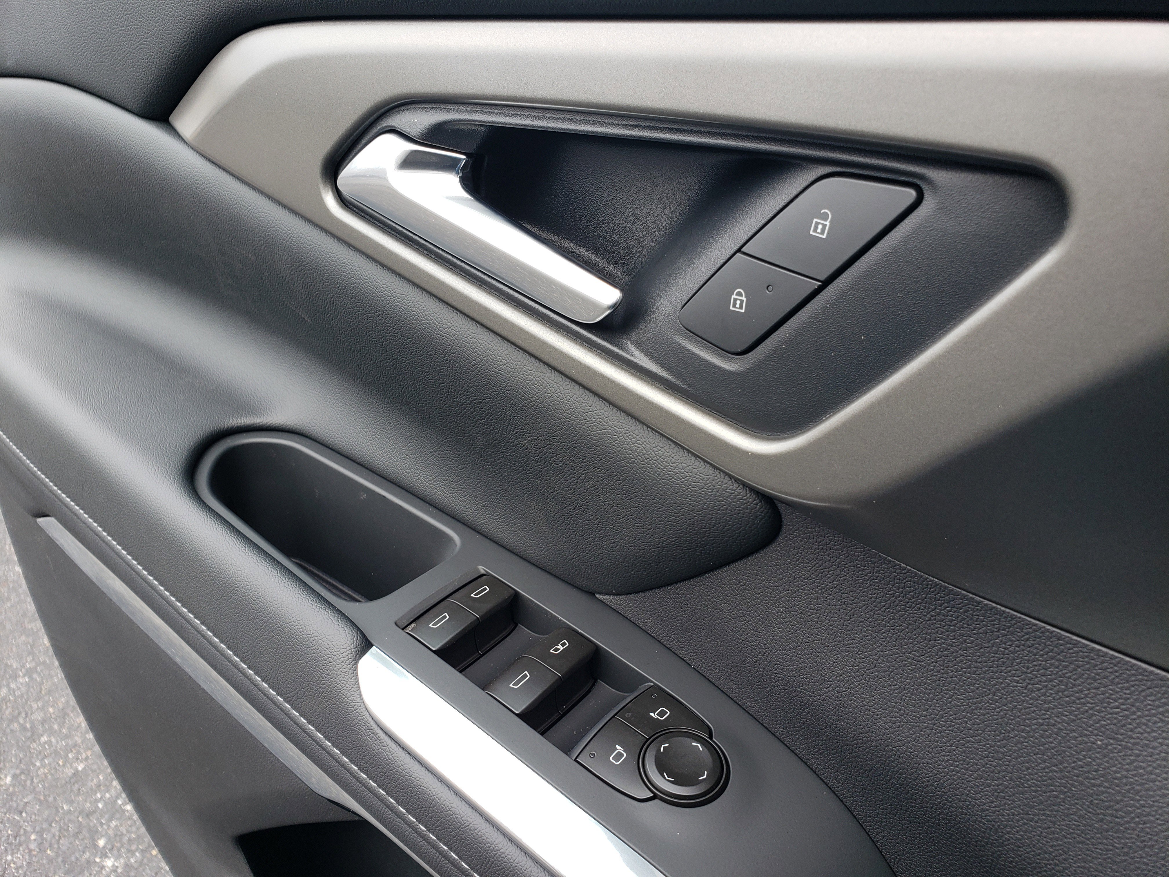 New 2026 Chevrolet Traverse LT w/ Midnight/Sport Edition image 13