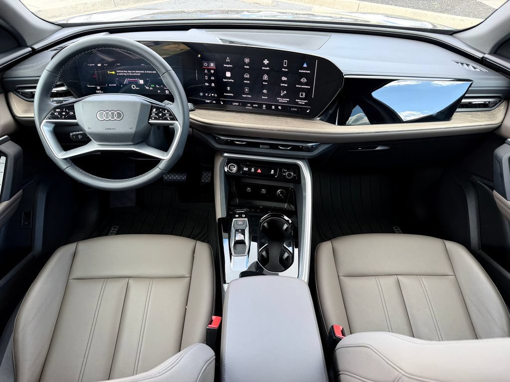 Certified 2025 Audi Q5 Premium w/ Convenience Package AWD/4WD image 2