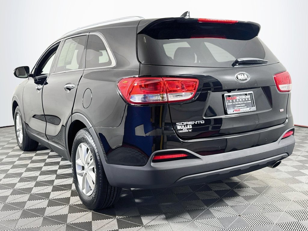 Used 2017 Kia Sorento FWD w/ LX Convenience Package image 5