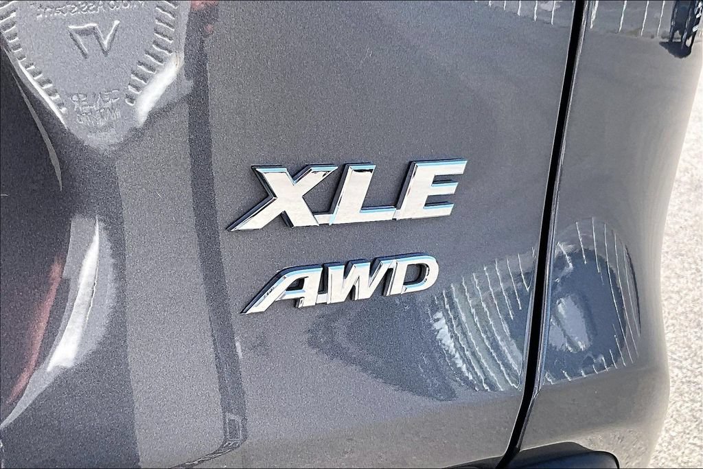Used 2024 Toyota RAV4 XLE AWD/4WD image 8