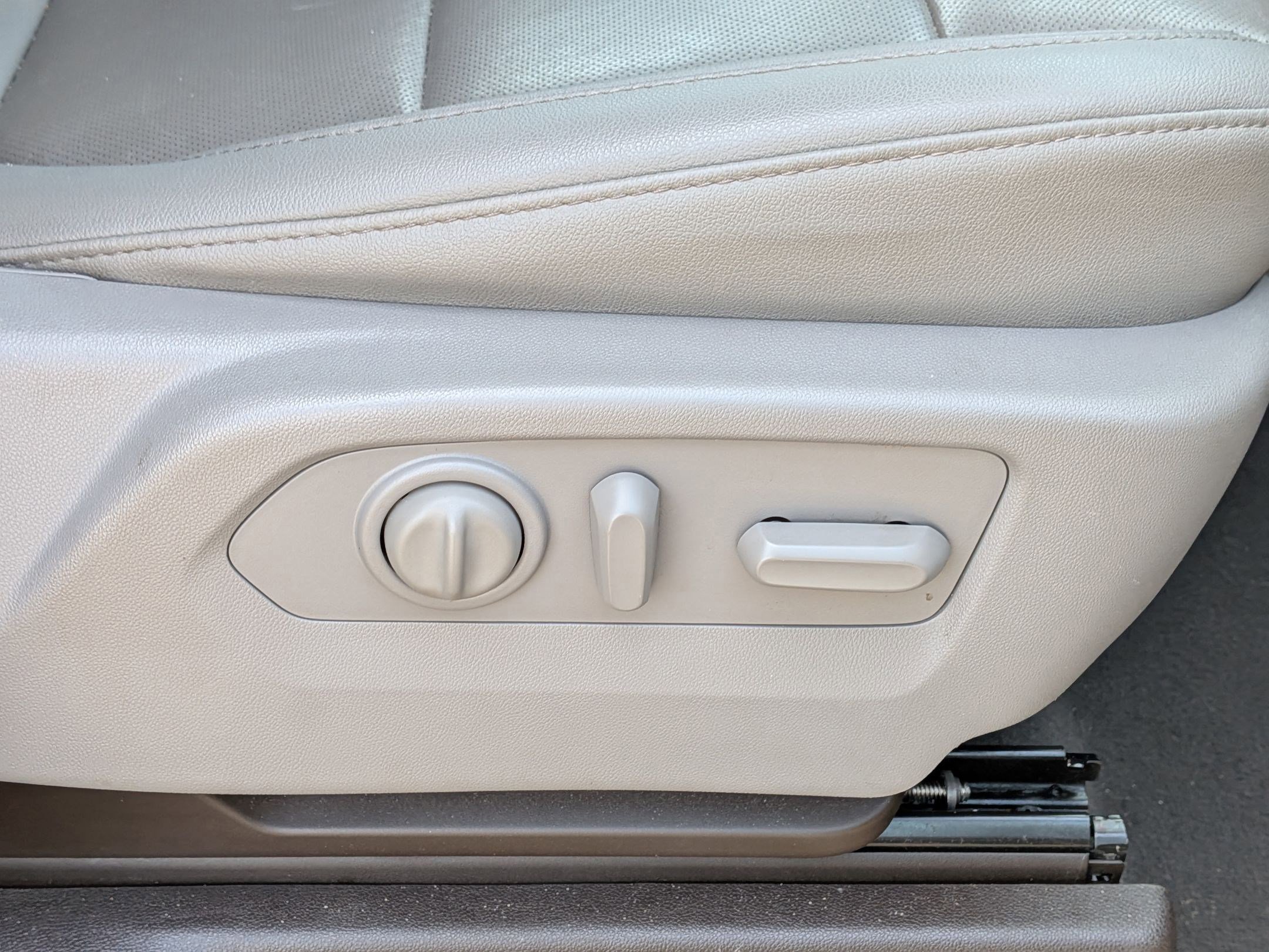 Used 2021 Chevrolet Silverado 1500 LTZ w/ Technology Package image 39