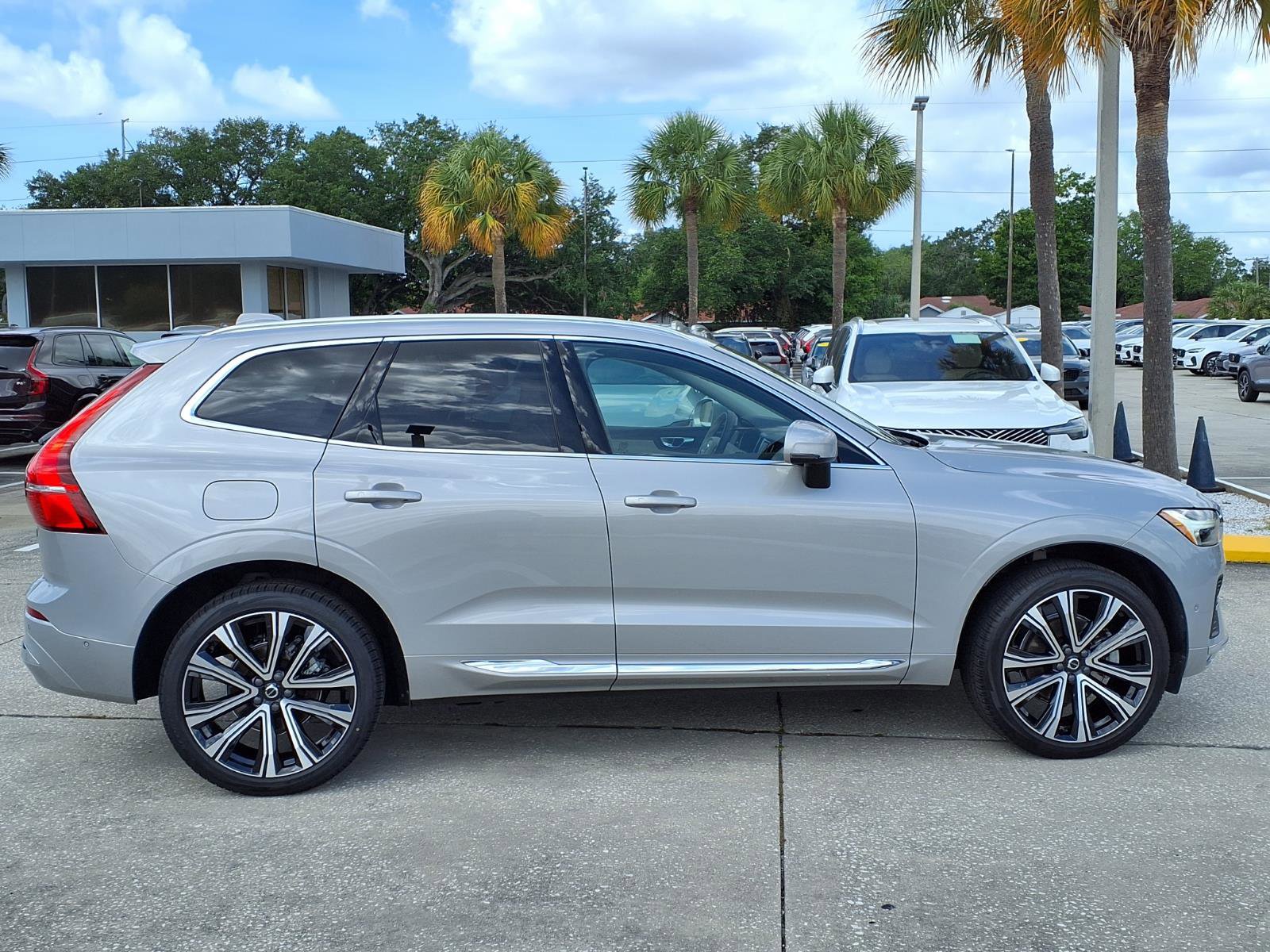 Certified 2023 Volvo XC60 B5 Ultimate w/ Climate Package AWD/4WD image 8