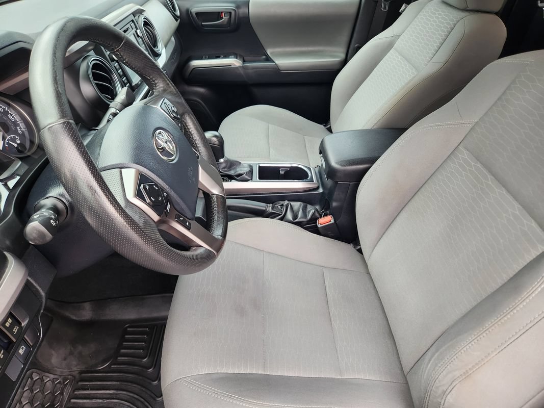 Used 2019 Toyota Tacoma SR5 AWD/4WD image 16