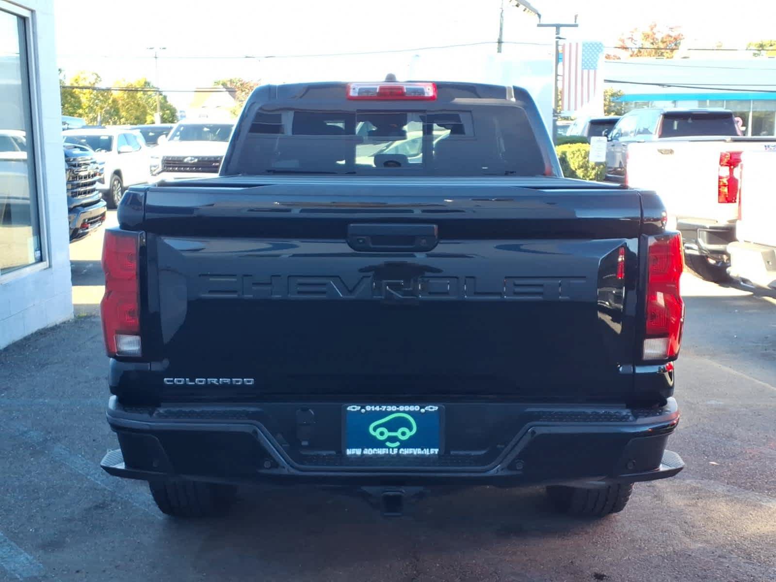 Used 2023 Chevrolet Colorado Z71 w/ Z71 Convenience Package 2 AWD/4WD image 5