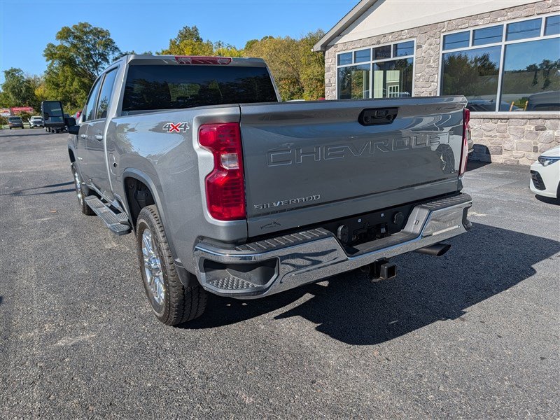 Used 2025 Chevrolet Silverado 2500 LT w/ Convenience Package AWD/4WD image 4