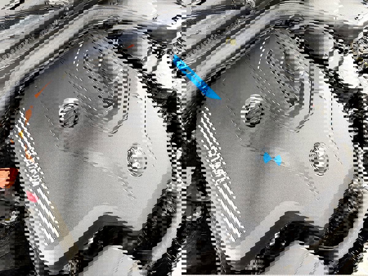 Used 2022 BMW 330e w/ M Sport Package image 18