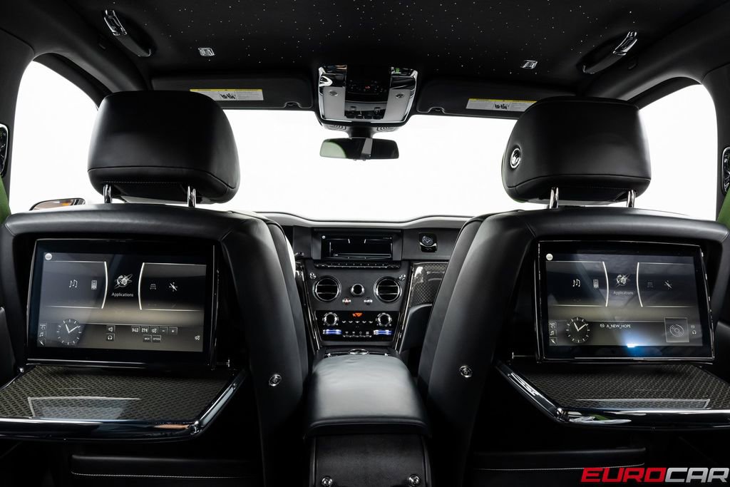 Used 2020 Rolls-Royce Cullinan Black Badge image 23