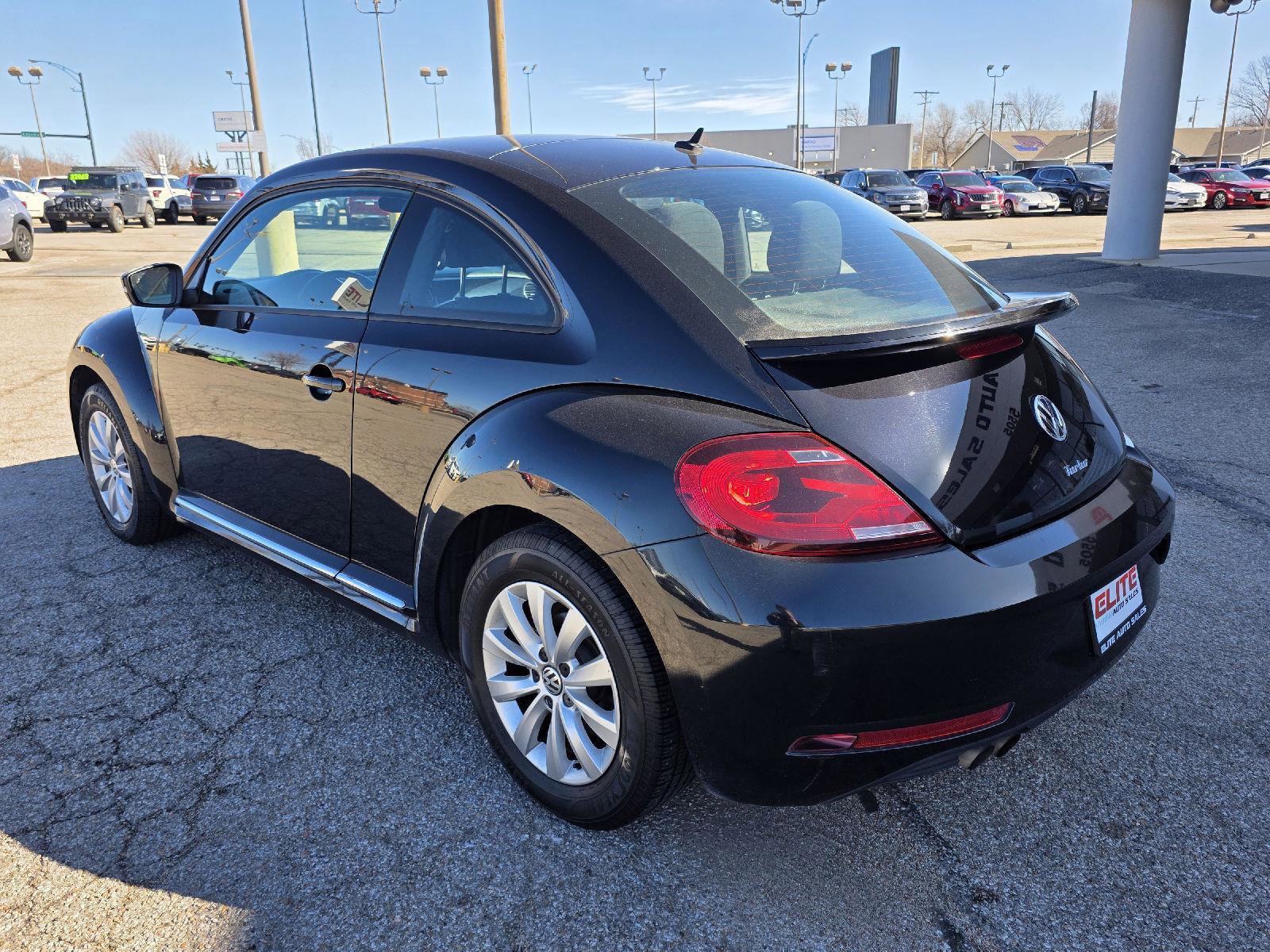 Used 2019 Volkswagen Beetle 2.0T S FWD image 7