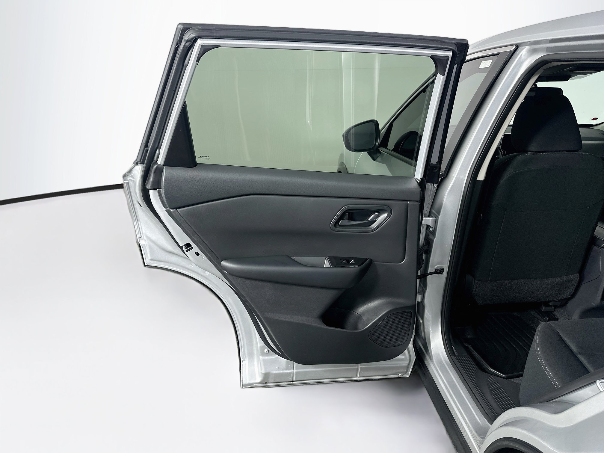 Used 2024 Nissan Rogue S FWD image 27