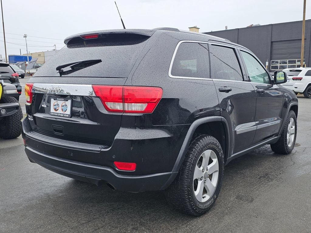 Used 2011 Jeep Grand Cherokee Laredo AWD/4WD image 8