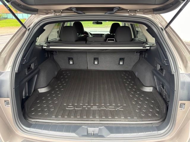 Used 2024 Subaru Outback Premium AWD/4WD image 21