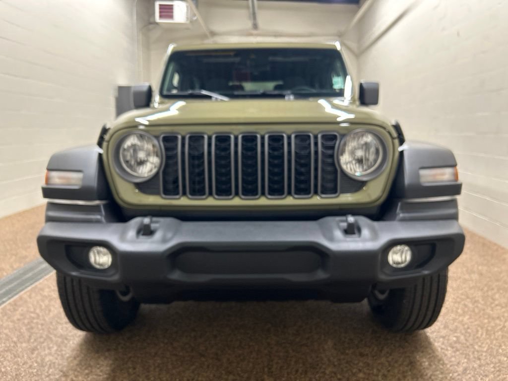 Used 2025 Jeep Wrangler Sport AWD/4WD image 6