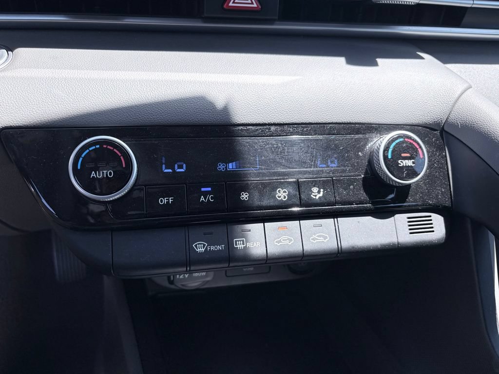 Used 2023 Hyundai Elantra SEL FWD image 18