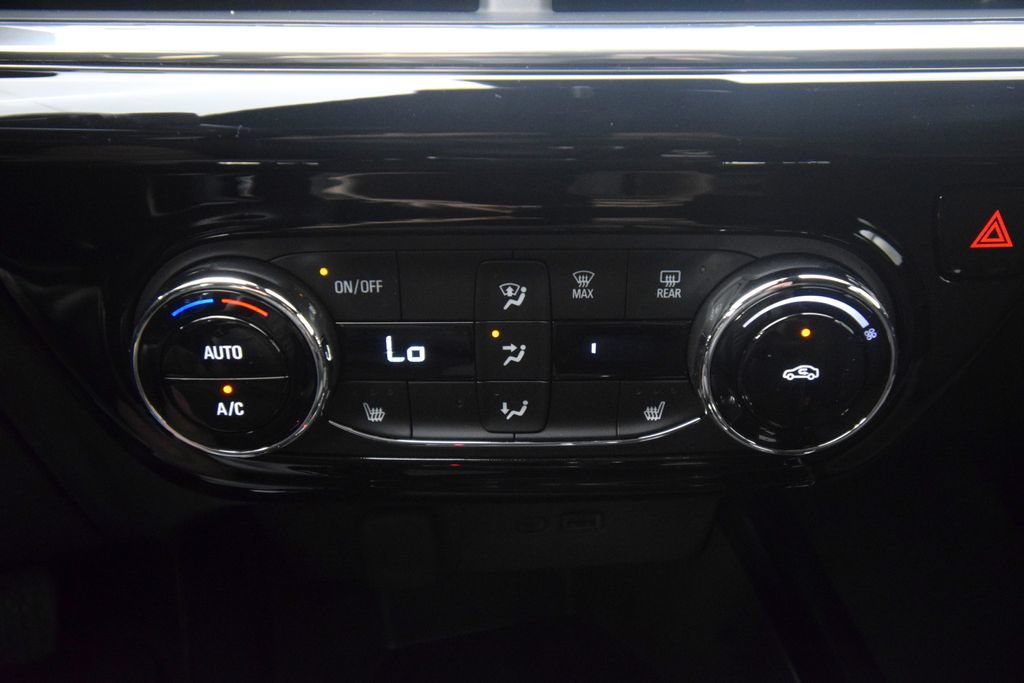 Used 2026 Chevrolet Trax RS w/ Driver Confidence Package FWD image 33