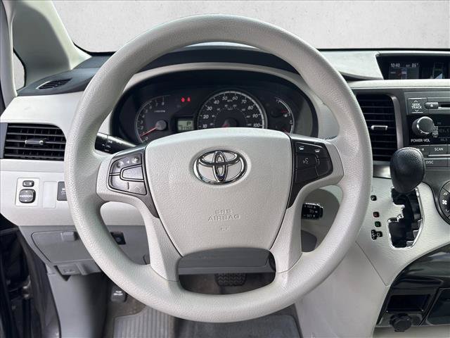 Used 2013 Toyota Sienna LE w/ Towing Pkg FWD image 14