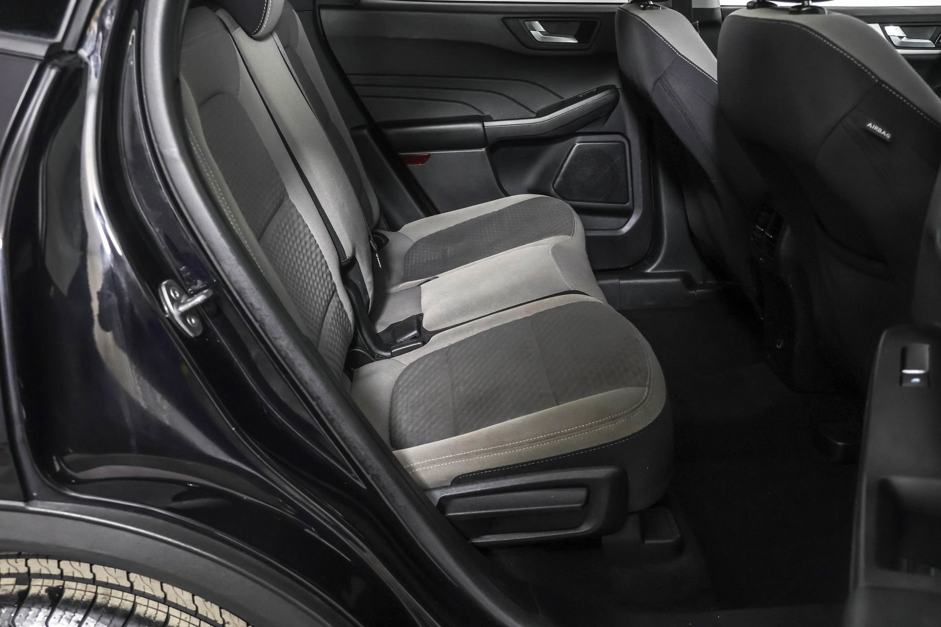 Used 2021 Ford Escape SE image 40