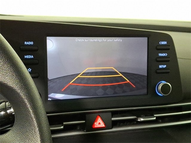 Used 2023 Hyundai Elantra SE w/ Preferred Accessory Package image 4