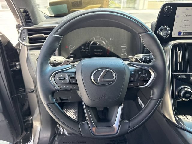 Used 2024 Lexus LX 600 4WD w/ Luxury Package image 14