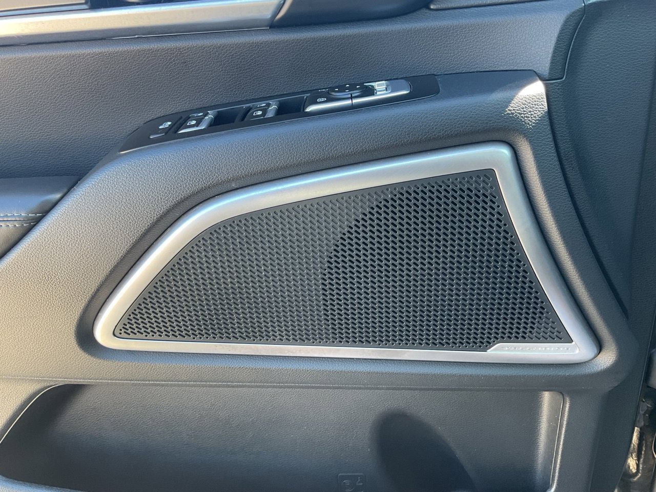 Used 2025 Kia Telluride S FWD image 30