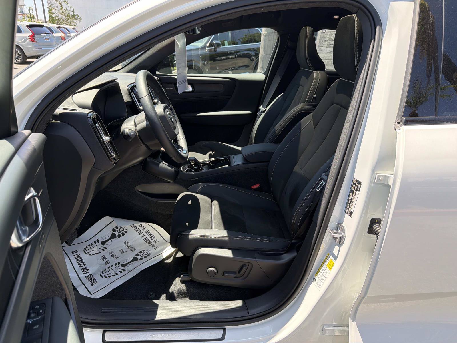 Certified 2023 Volvo C40 P8 Recharge Ultimate AWD/4WD image 17