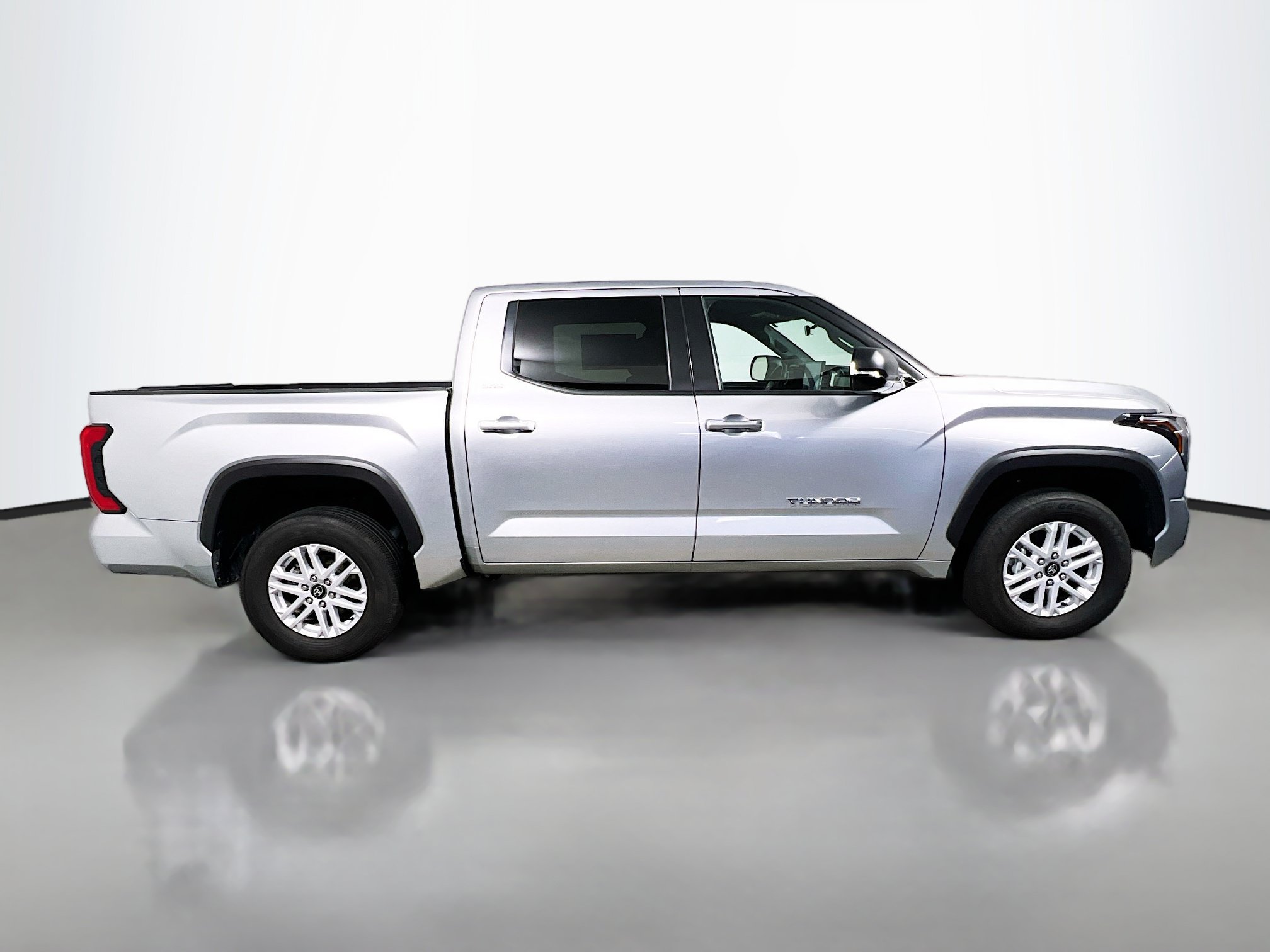 Used 2025 Toyota Tundra SR5 w/ SR5 Premium Package AWD/4WD image 3
