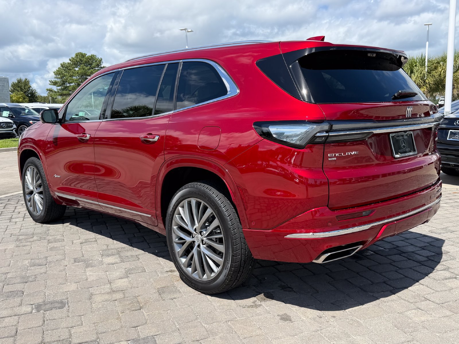 Used 2026 Buick Enclave Avenir w/ Super Cruise Package AWD/4WD image 11