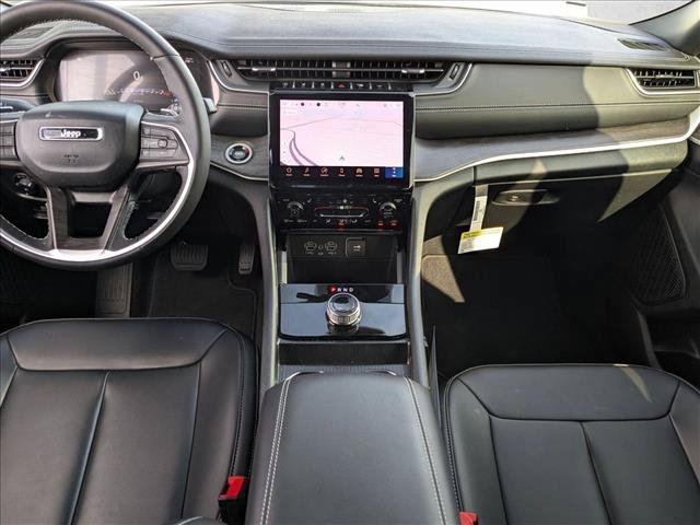 New 2025 Jeep Grand Cherokee Limited w/ Black Appearance Package RWD image 15