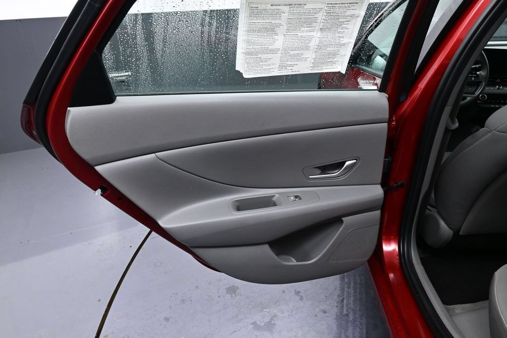 Used 2024 Hyundai Elantra SEL FWD image 24
