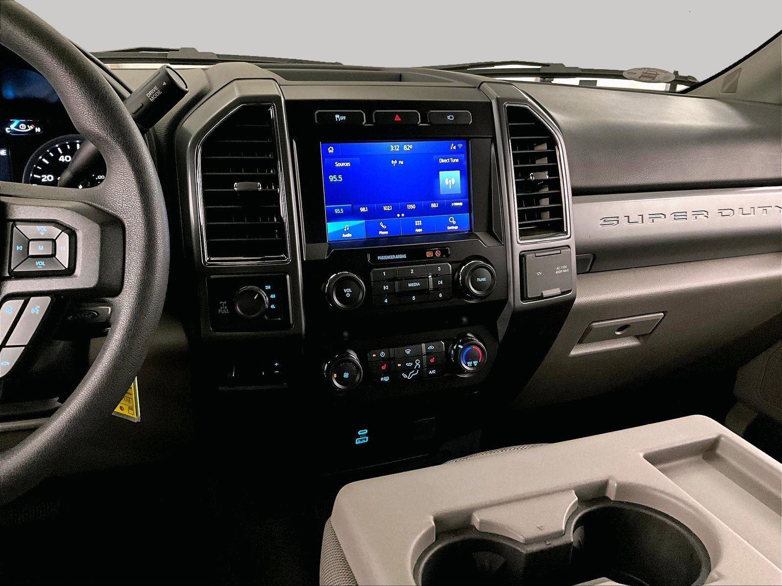 Used 2022 Ford F350 XLT w/ XLT Premium Package AWD/4WD image 6