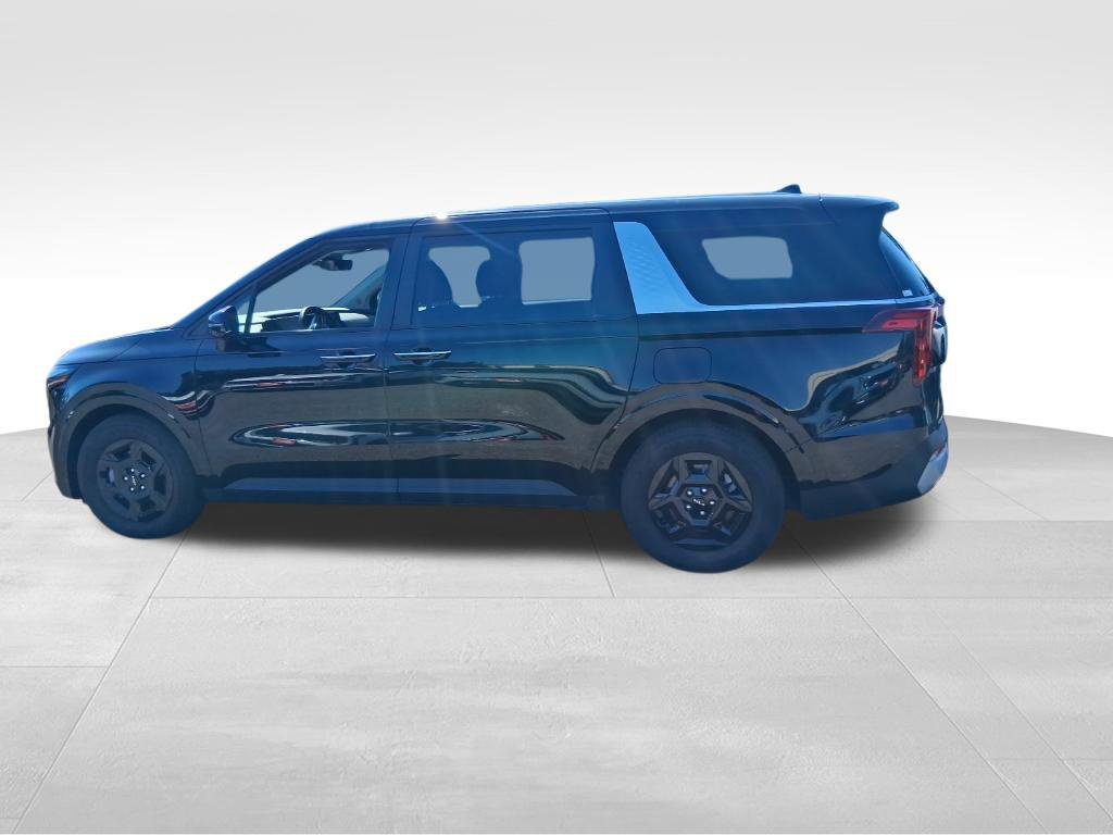 Certified 2026 Kia Carnival FWD image 9