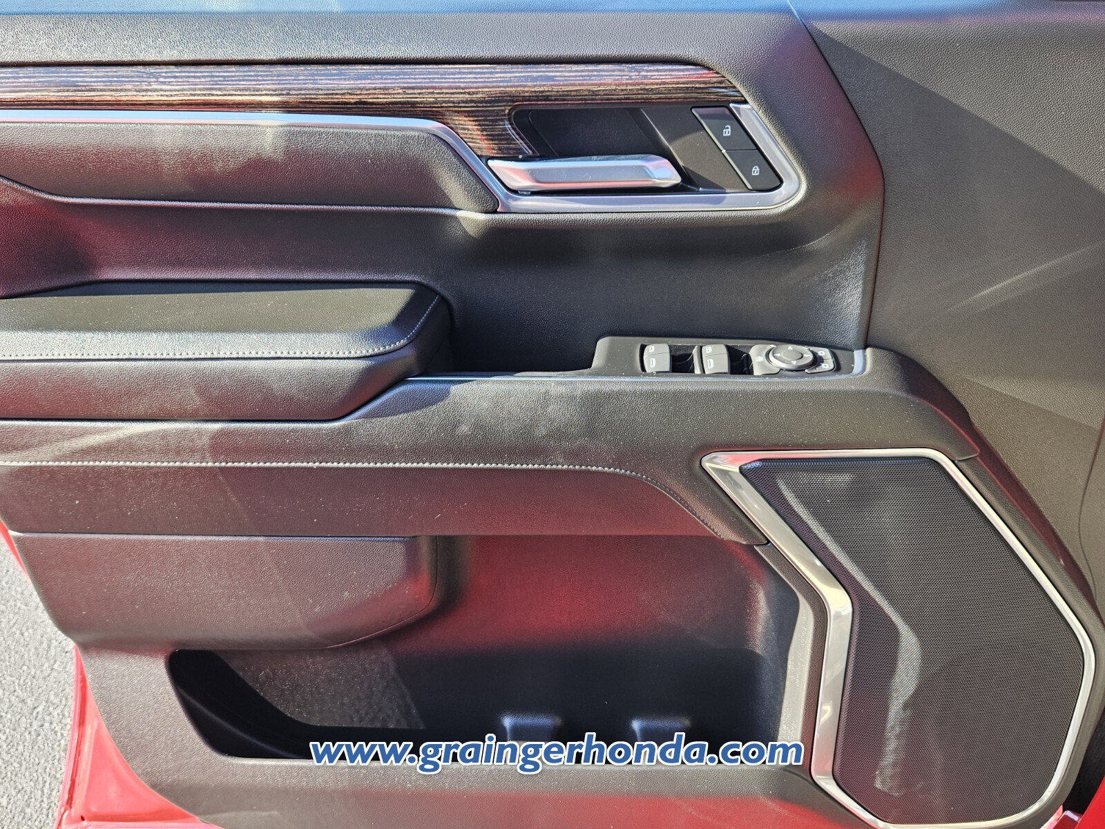 Used 2024 GMC Sierra 1500 Elevation image 23