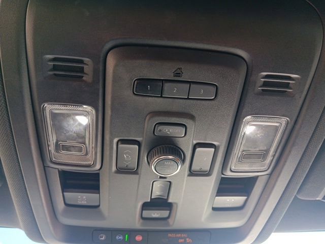 Used 2021 GMC Yukon SLT w/ SLT Premium Package image 25