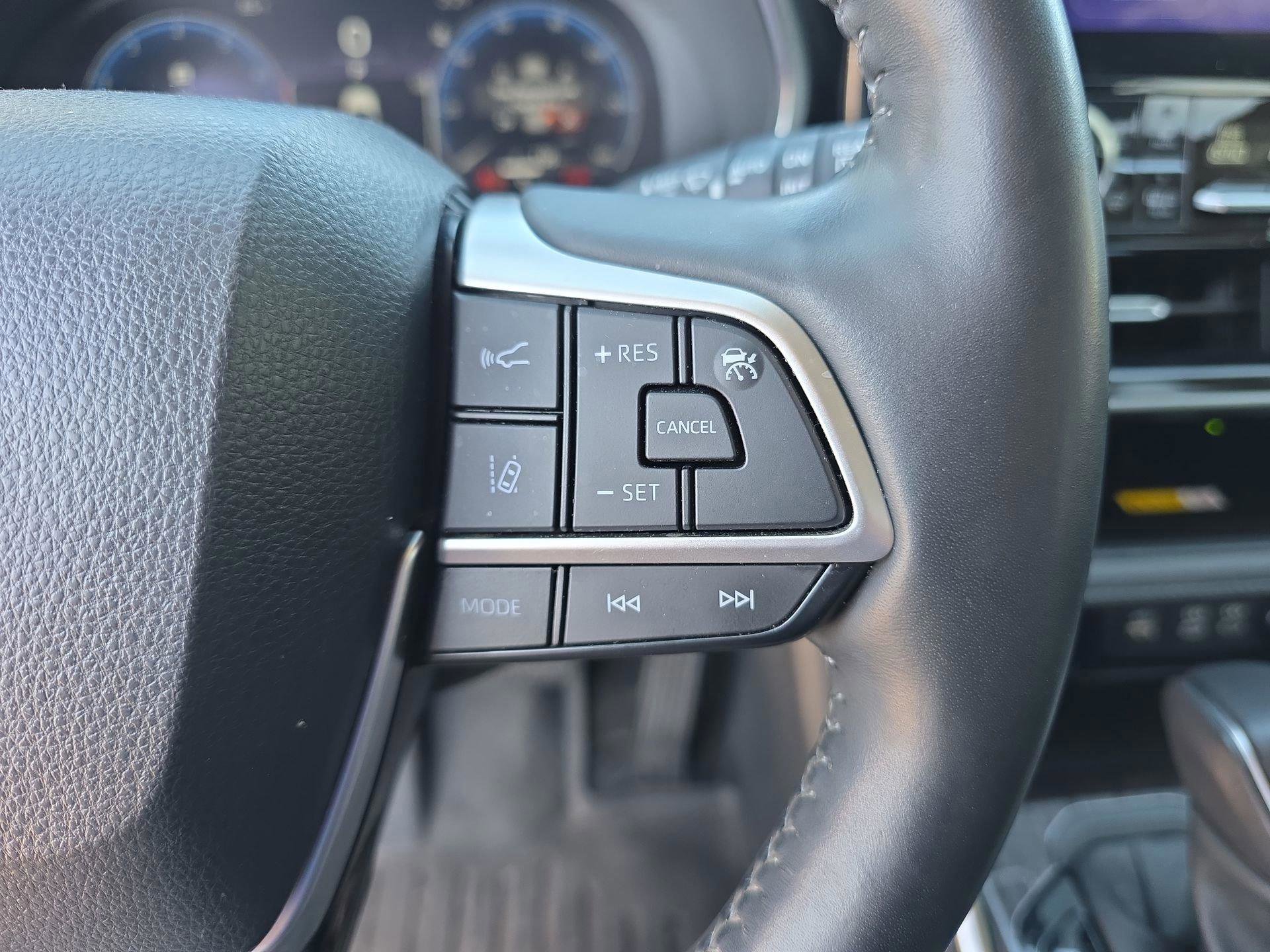 Used 2023 Toyota Highlander Platinum image 26