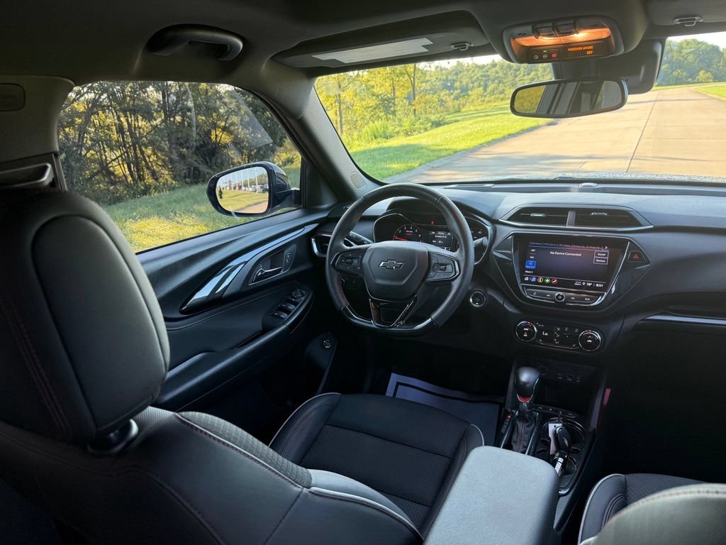 Used 2023 Chevrolet TrailBlazer RS w/ Sun and Liftgate Package AWD/4WD image 21