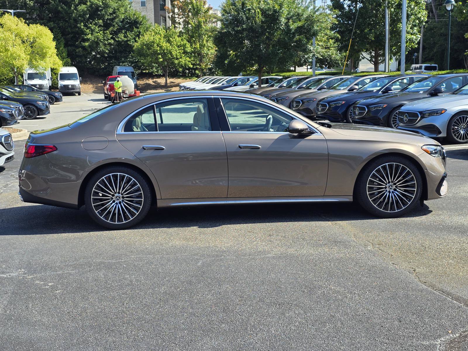 New 2027 Mercedes-Benz E 450 4MATIC Sedan image 5