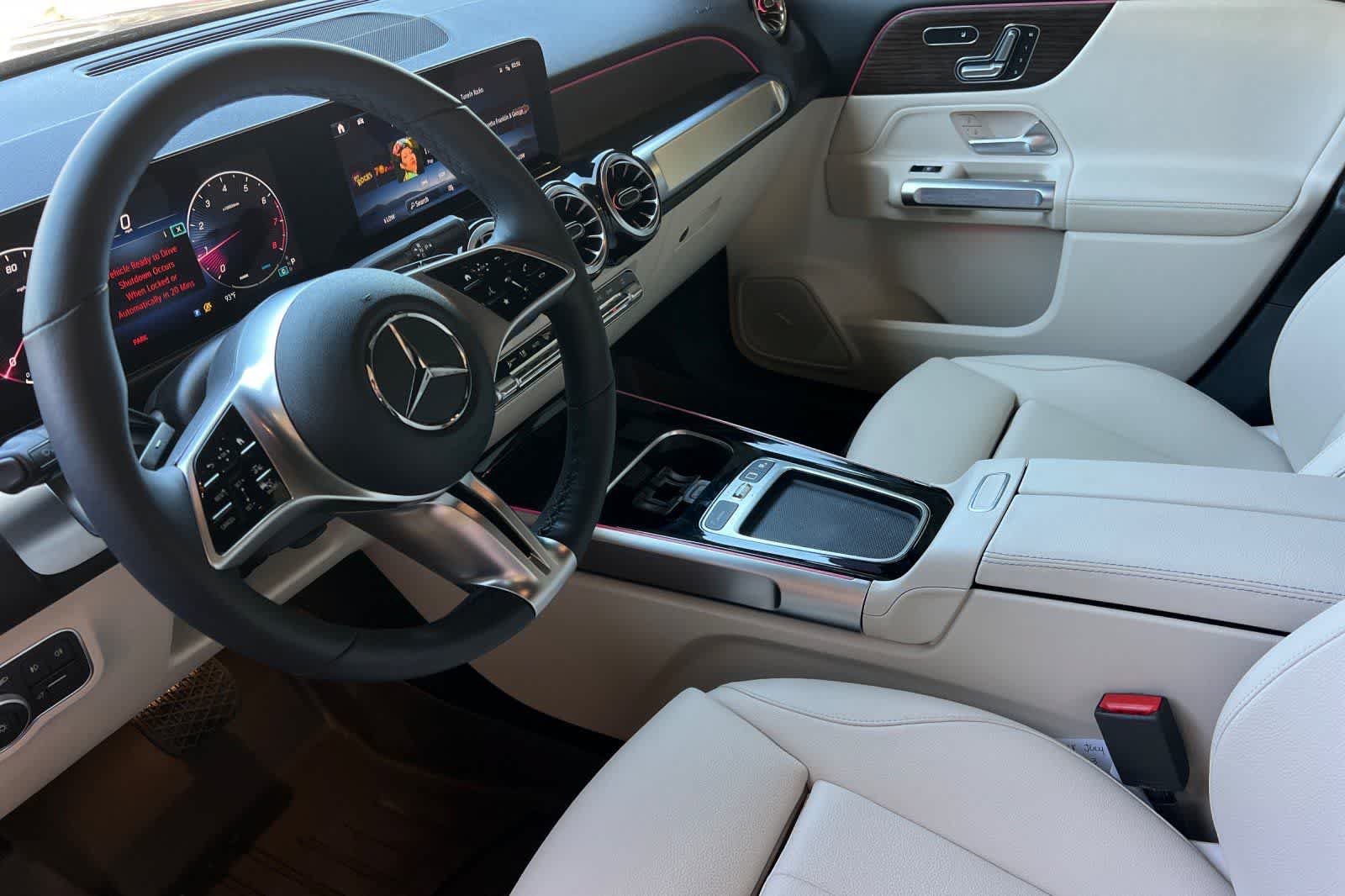 Used 2026 Mercedes-Benz GLB 250 4MATIC image 14