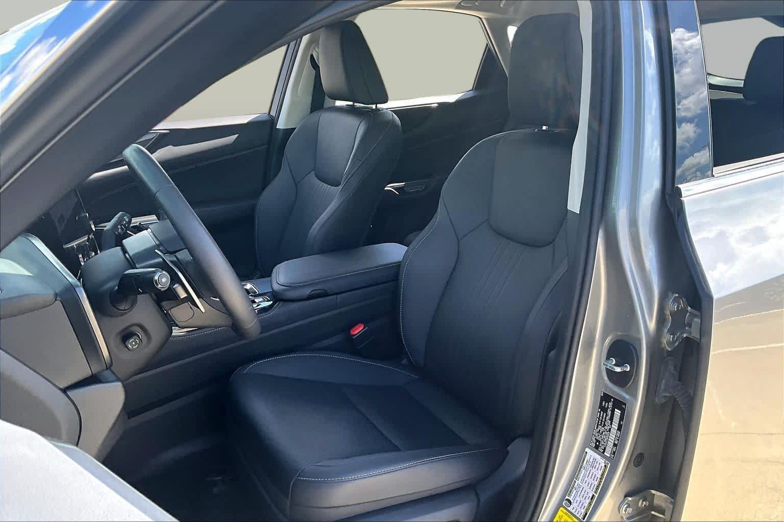 Used 2022 Lexus NX 350h AWD image 7
