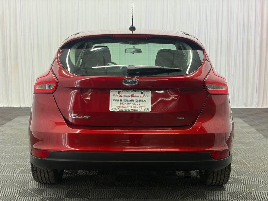 Used 2017 Ford Focus SE w/ Cold Weather Package FWD image 7