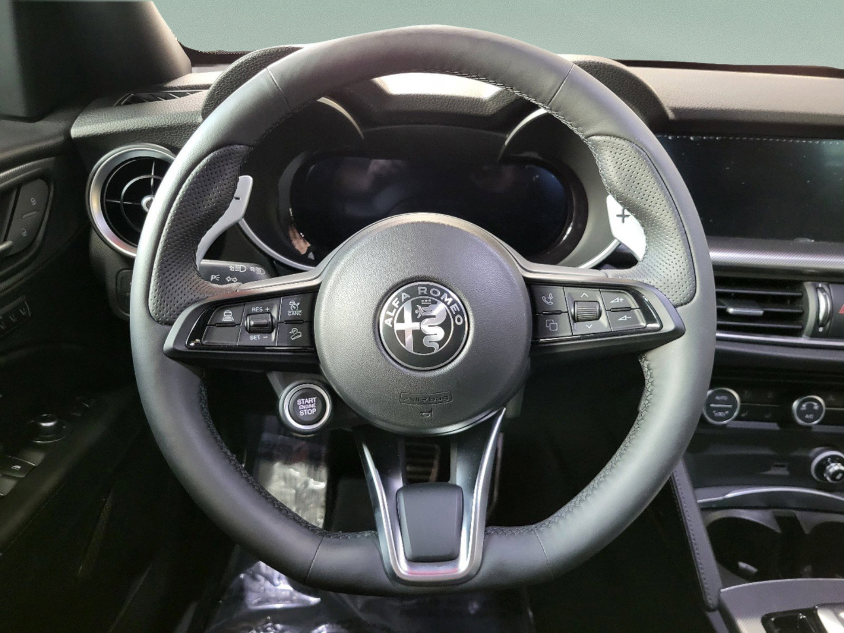 New 2025 Alfa Romeo Stelvio Sprint AWD/4WD image 38
