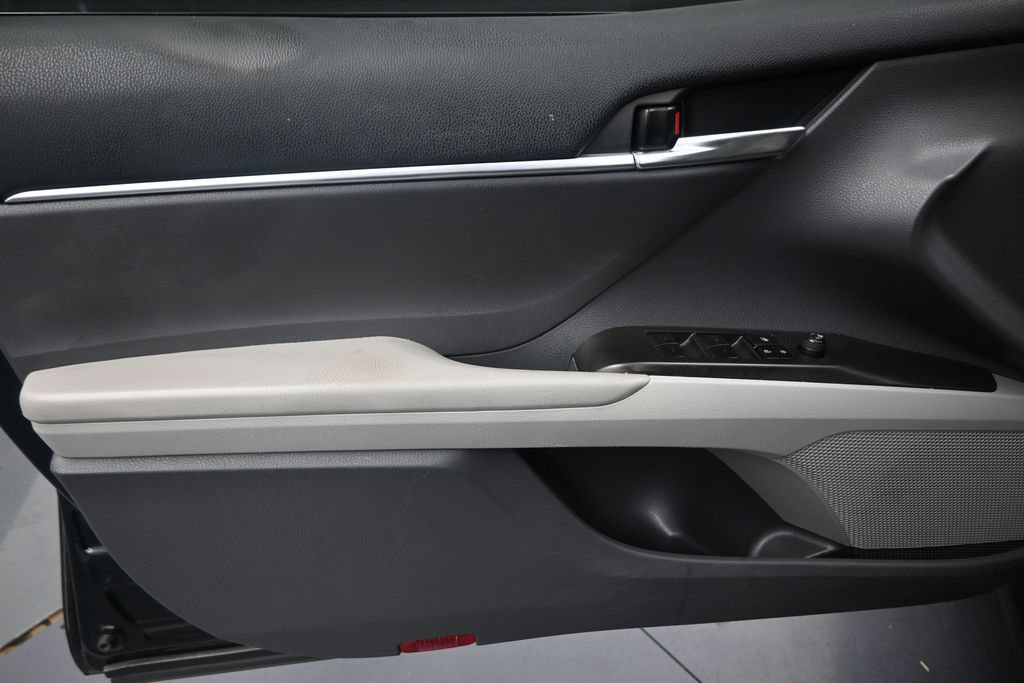 Used 2022 Toyota Camry SE w/ Audio Upgrade Package FWD image 11