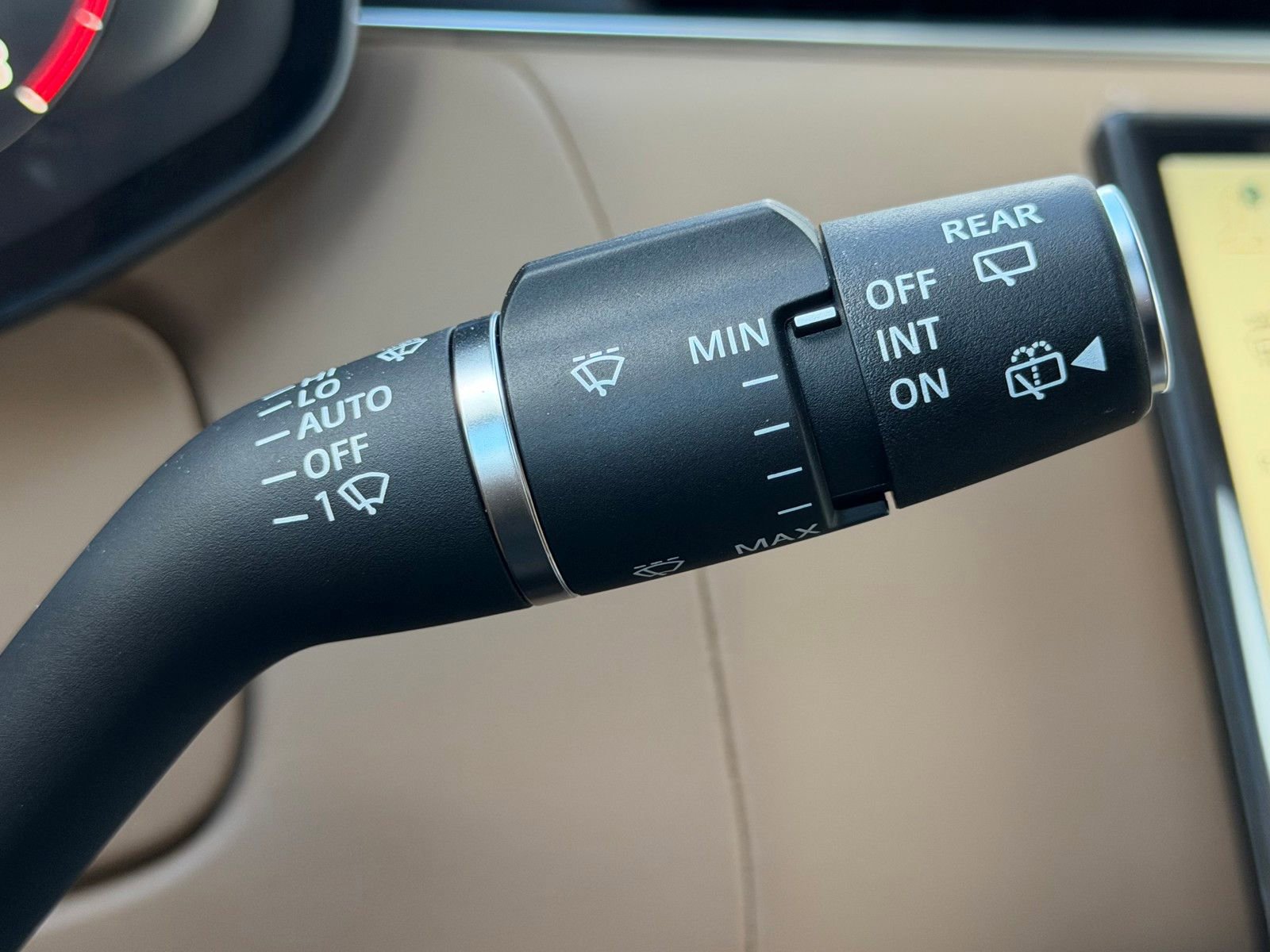 New 2026 Land Rover Range Rover SE image 14