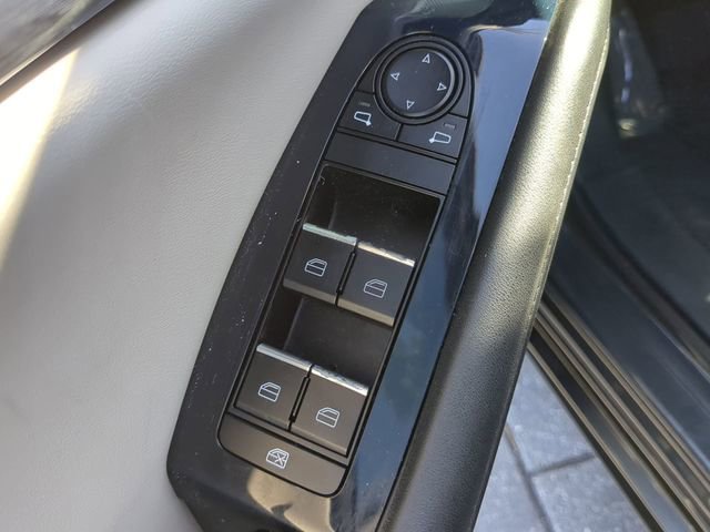 Used 2019 MAZDA MAZDA3 Hatchback w/ Preferred Package image 18